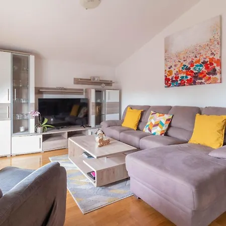 Appartamento Moderne In Privlaka Mit Terrasse, Grill Und Garten *